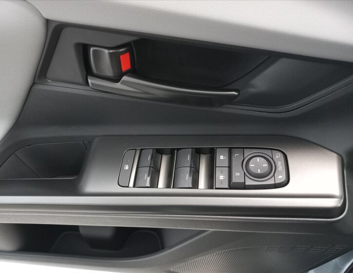 Toyota C-HR CUV / Crossover 0,0 252 kw