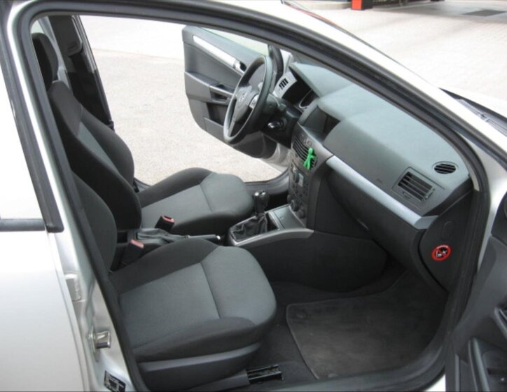 Opel Astra Hatchback 1,6 l 77 kw