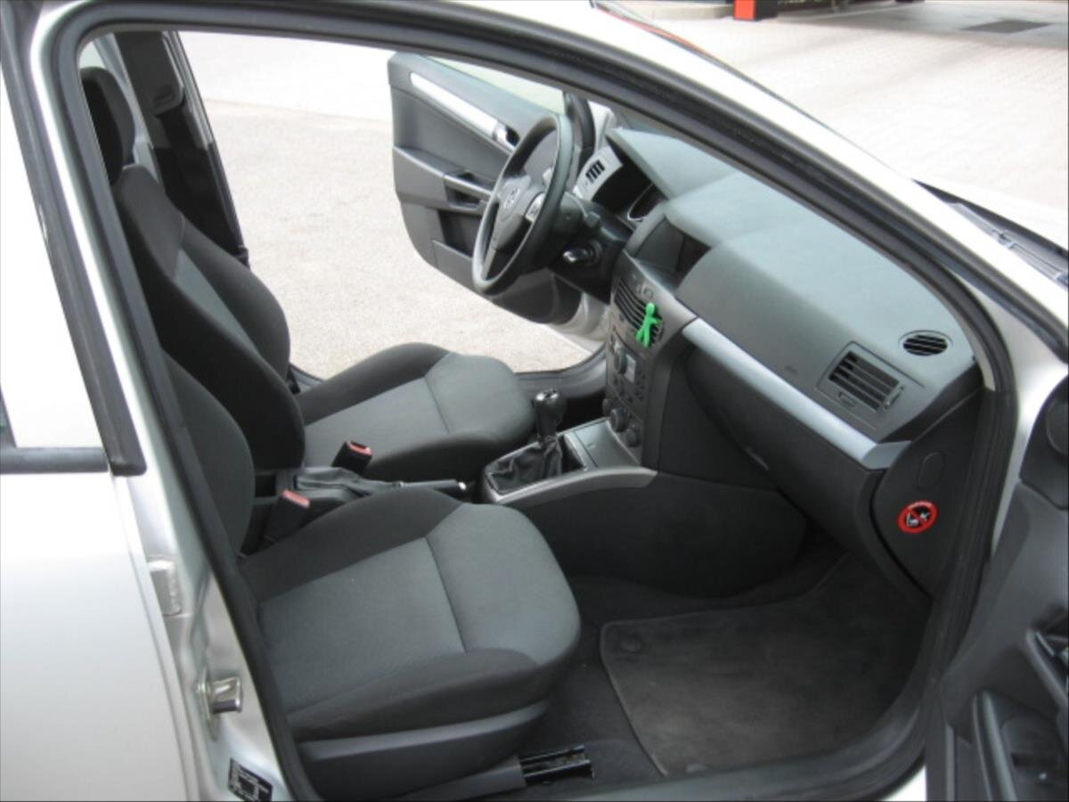 Opel Astra Hatchback 1,6 l 77 kw