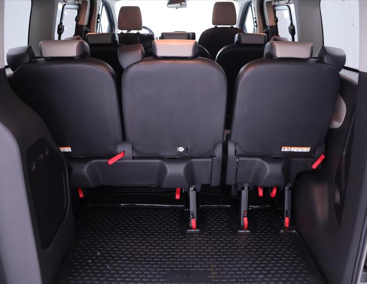 Ford Tourneo Custom 10