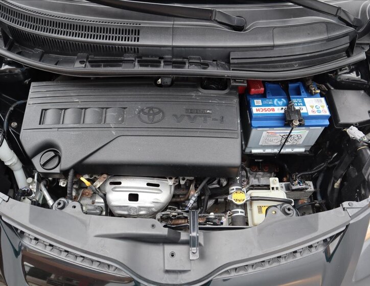 Toyota Urban Cruiser Hatchback 1,3 l 74 kw