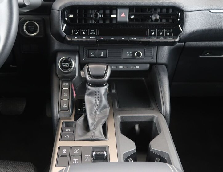 Toyota Land Cruiser Kombi 2,8 l 151 kw