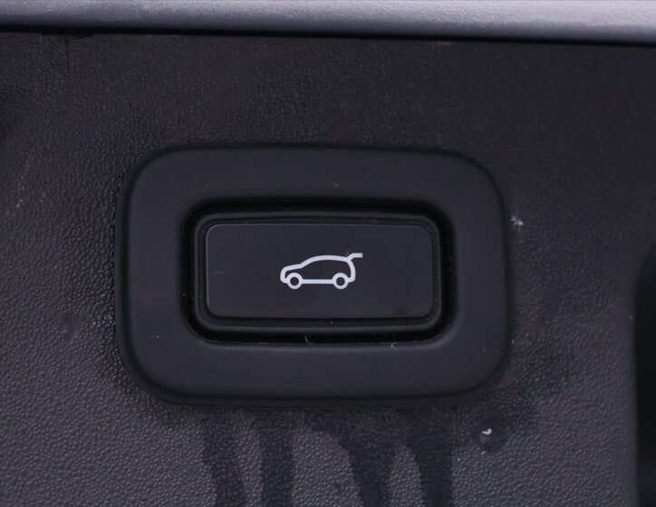 Land Rover Discovery Sport SUV / Terénní 2,0 l 110 kw