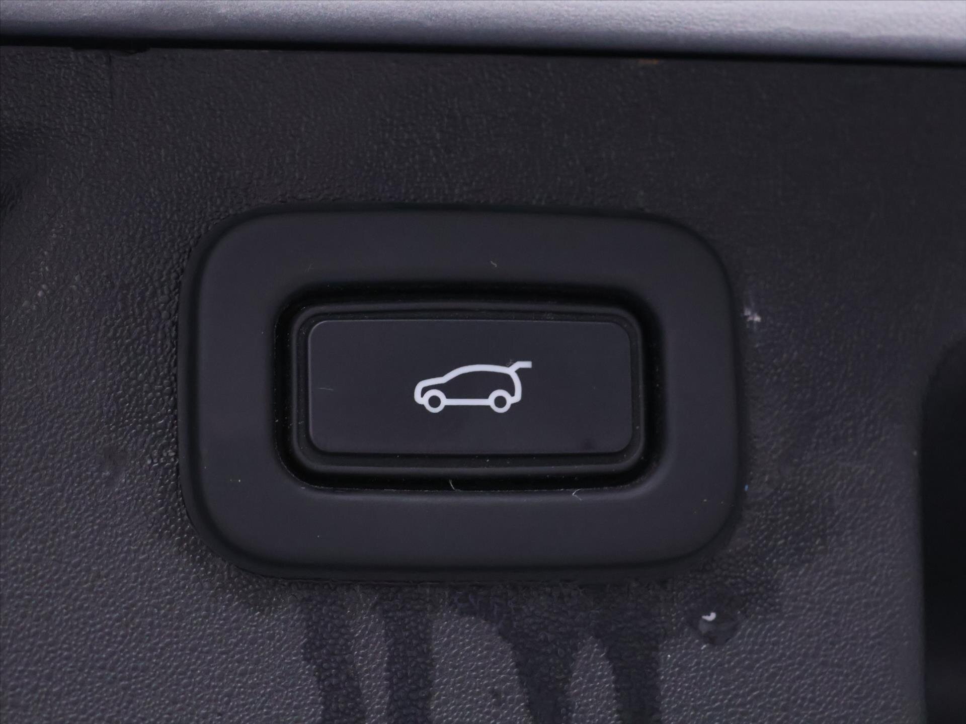 Land Rover Discovery Sport SUV / Terénní 2,0 l 110 kw