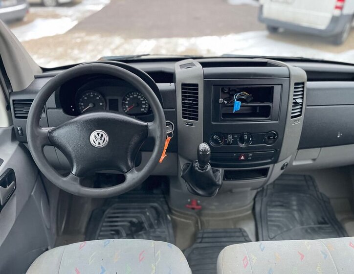 Volkswagen Crafter Skříň 2,5 l 80 kw