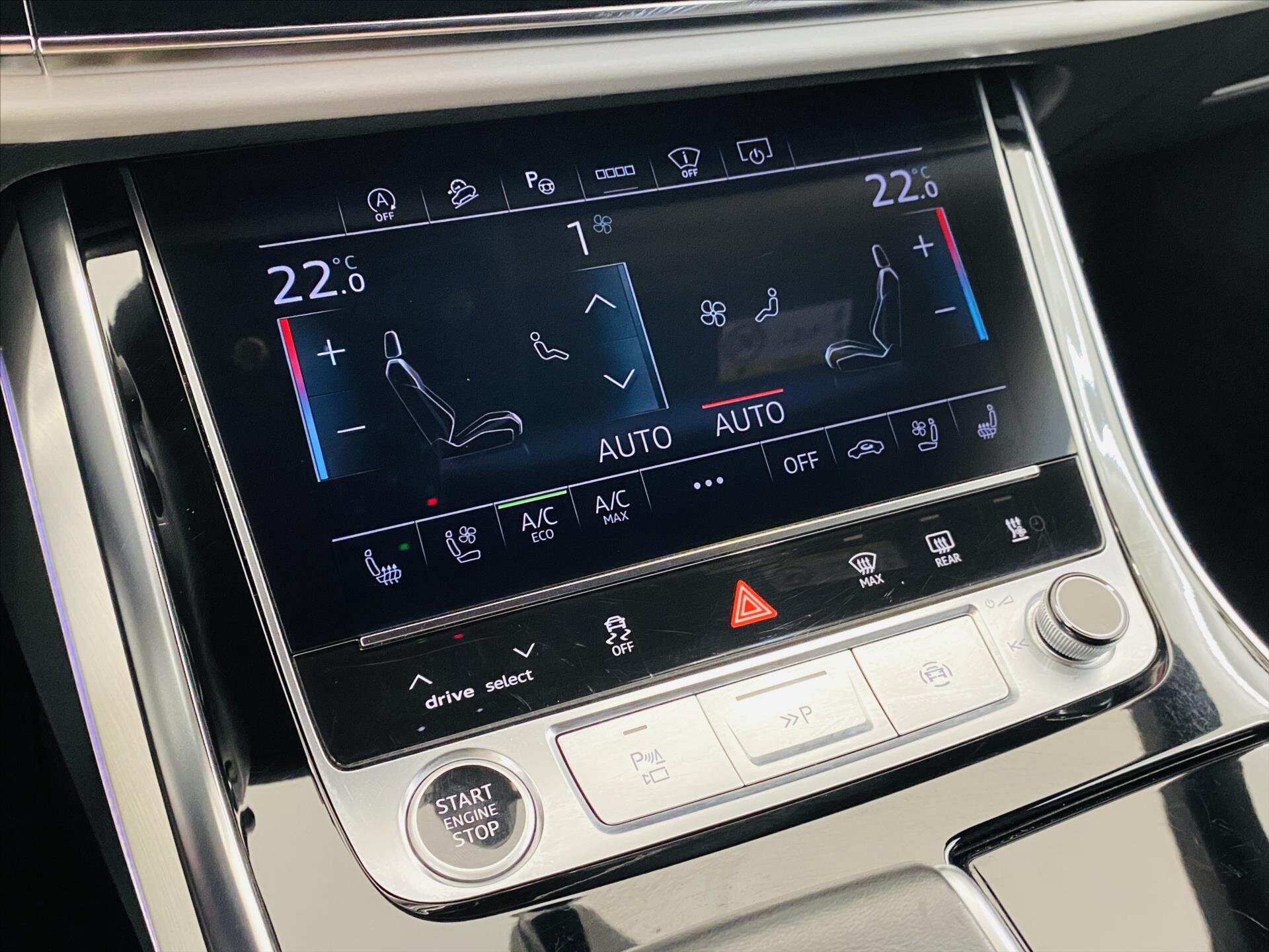 Audi Q8 SUV / Terénní 3,0 l 210 kw