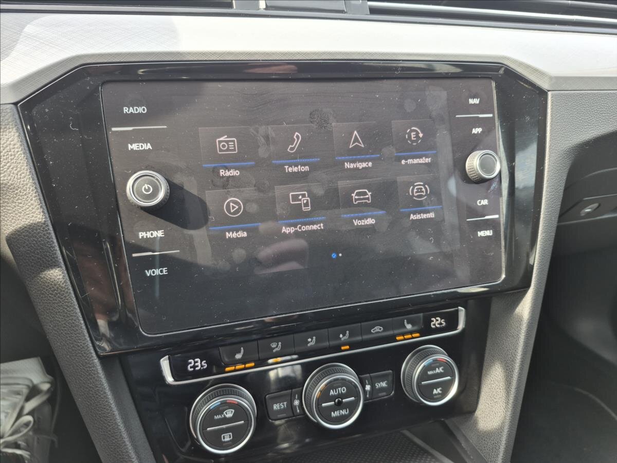 Volkswagen Passat Kombi 1,4 l 160 kw