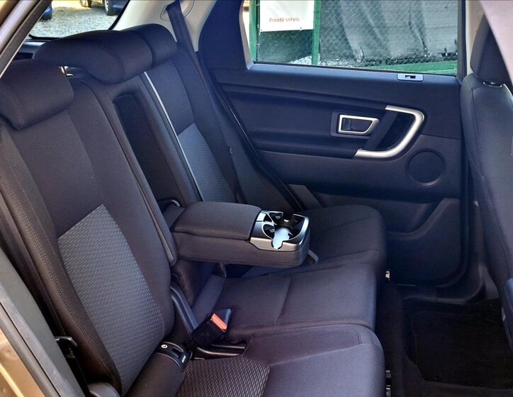 Land Rover Discovery Sport SUV / Terénní 2,0 l 110 kw