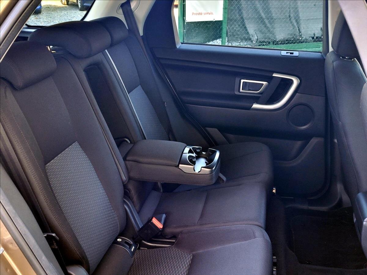 Land Rover Discovery Sport SUV / Terénní 2,0 l 110 kw