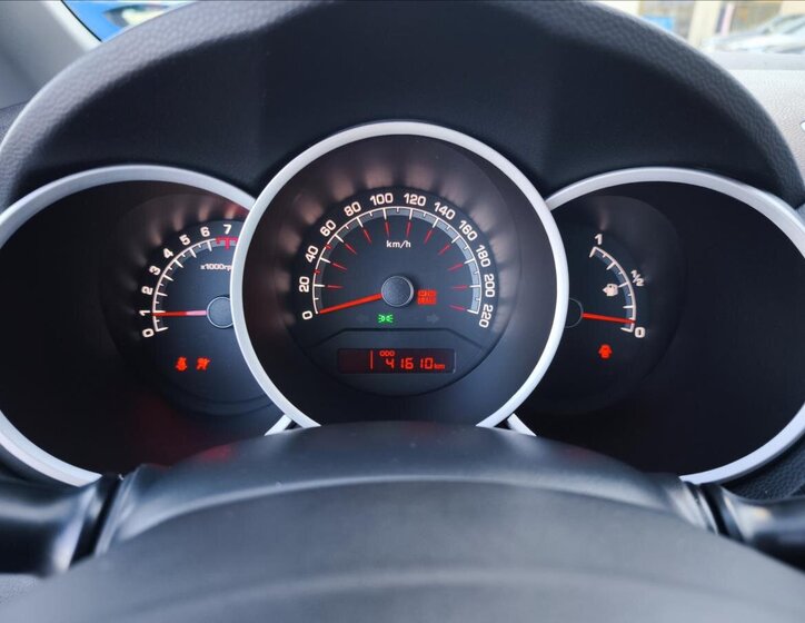 KIA Venga Hatchback 1,4 l 66 kw