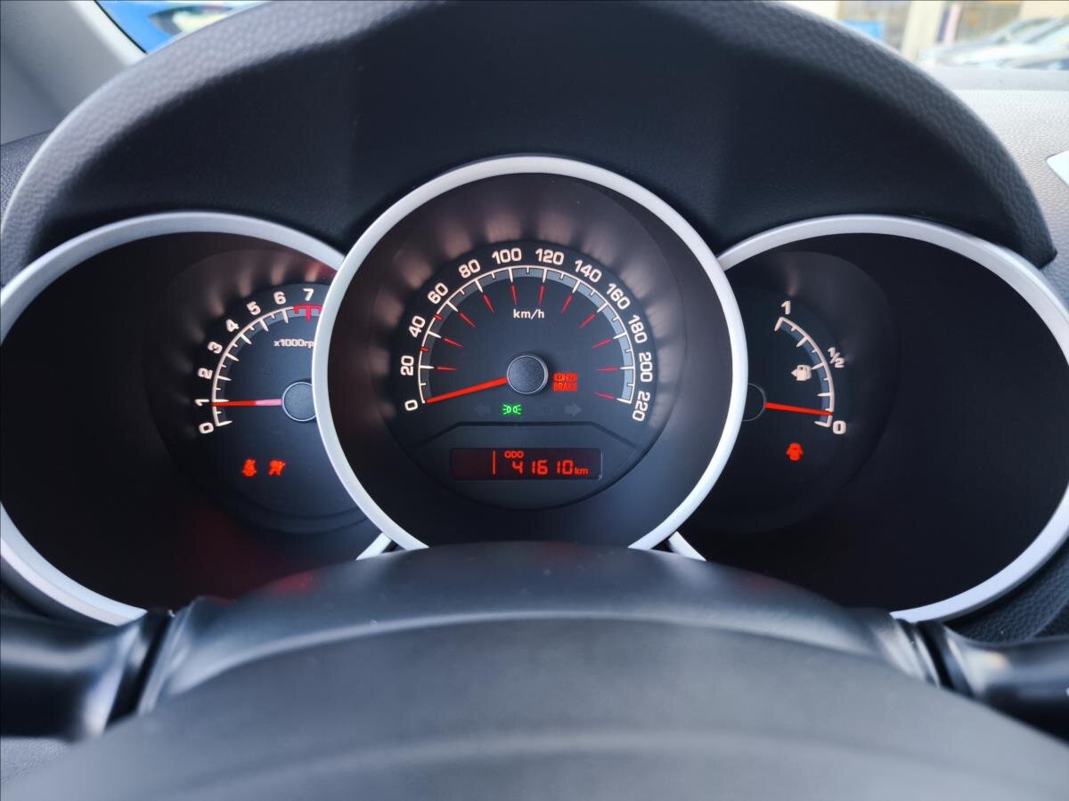 KIA Venga Hatchback 1,4 l 66 kw