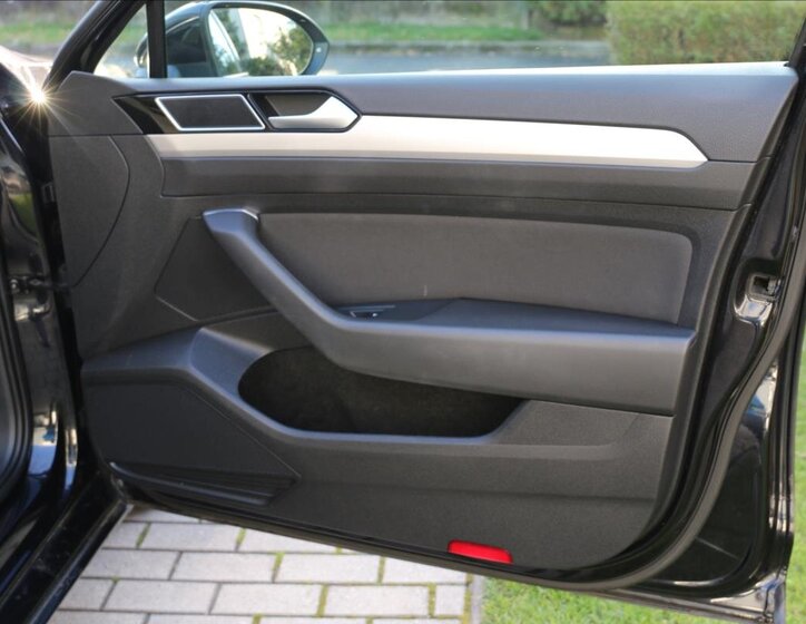 Volkswagen Passat Sedan / Limuzína 2,0 l 110 kw