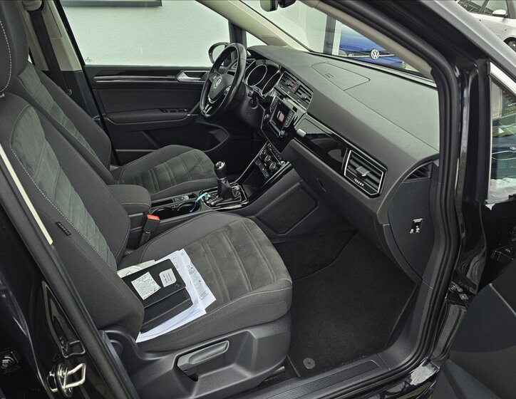 Volkswagen Touran Kombi 1,4 l 110 kw