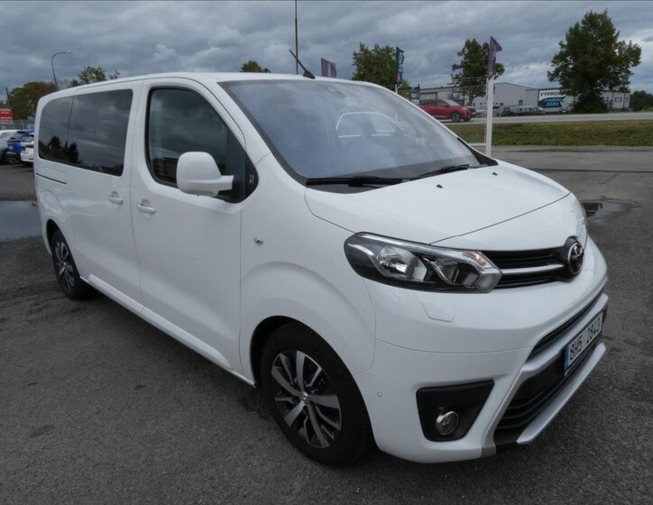 Toyota ProAce Verso 1