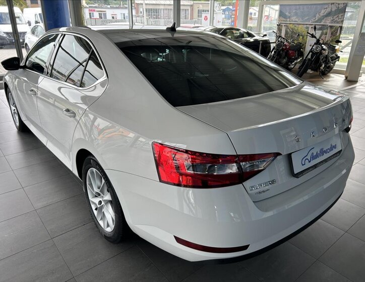 Škoda Superb Sedan / Limuzína 2,0 l 110 kw