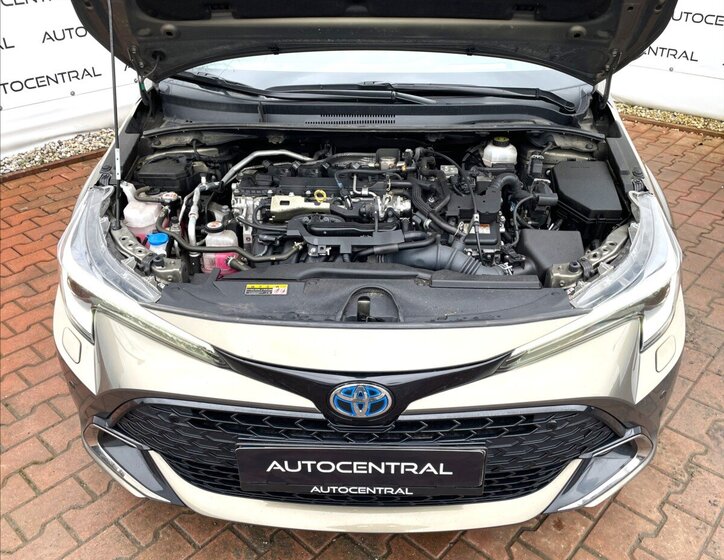 Toyota Corolla Kombi 2,0 l 112 kw