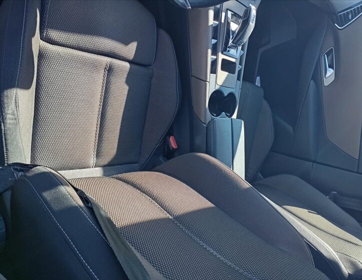 DS Automobiles DS7 Crossback Kombi 2,0 l 130 kw