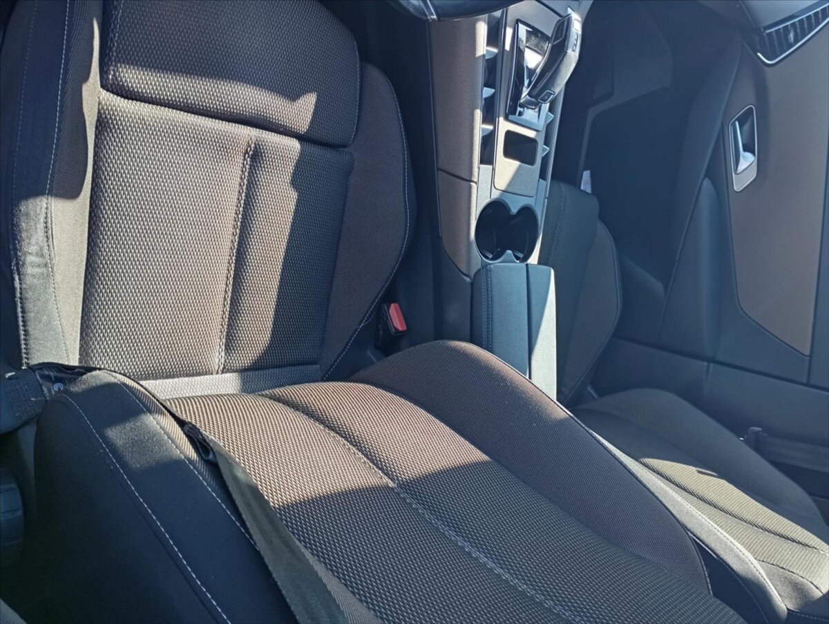 DS Automobiles DS7 Crossback Kombi 2,0 l 130 kw