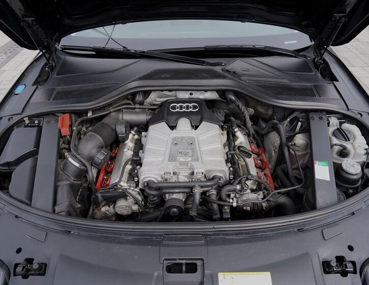 Audi A8 Sedan / Limuzína 3,0 l 213 kw