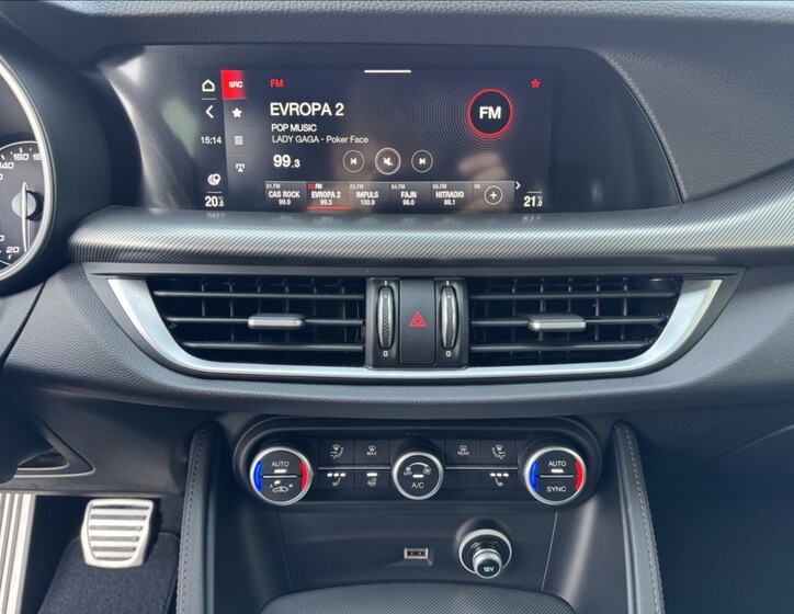 Alfa Romeo Stelvio 30