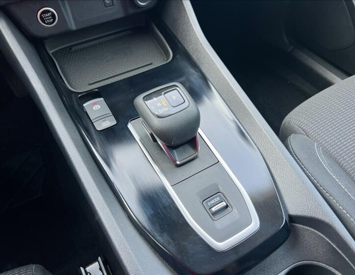 Nissan Qashqai SUV / Terénní 1,3 l 116 kw