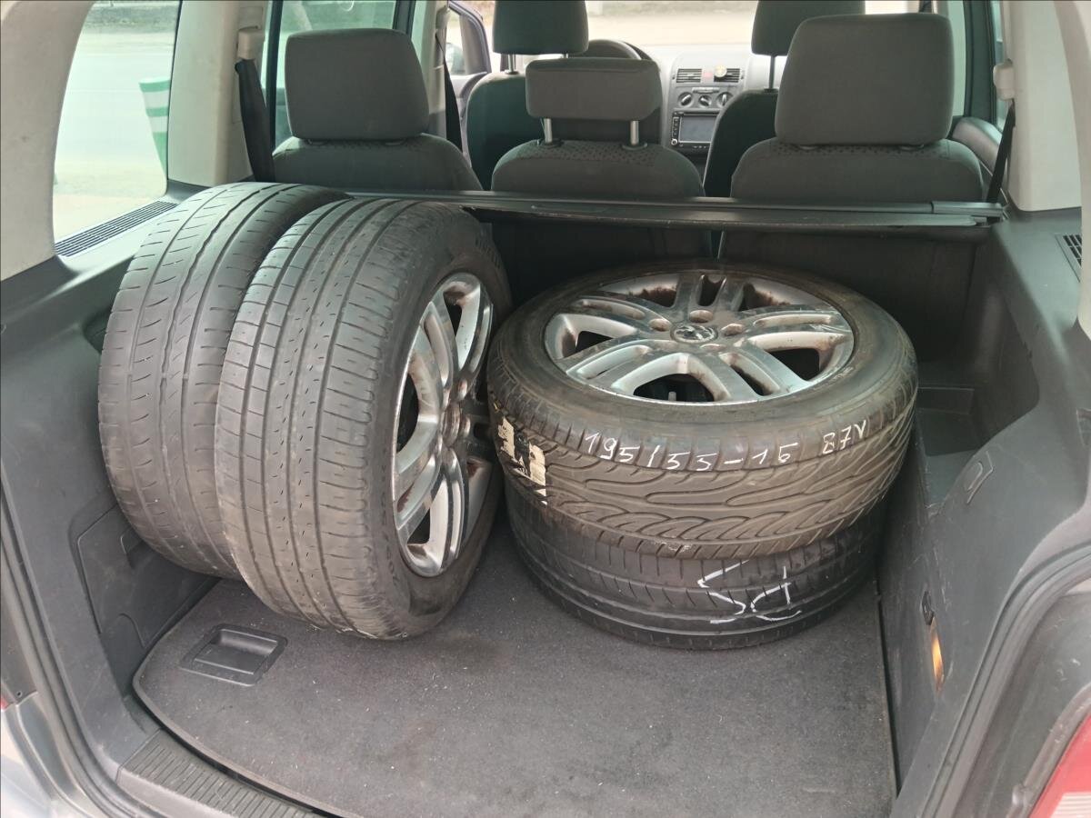 Volkswagen Touran MPV 1,9 l 66 kw