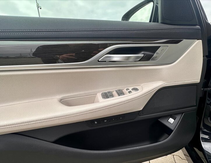 BMW Řada 7 Ostatní 4,4 l 390 kw