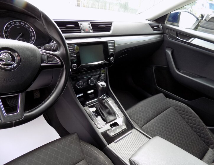Škoda Superb 24