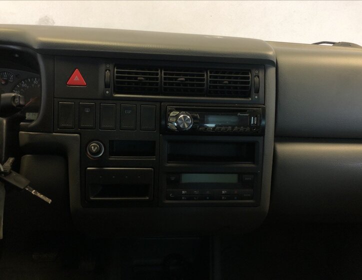 Volkswagen Caravelle 16