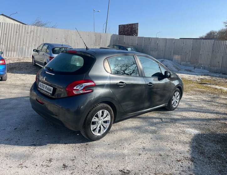 Peugeot 208 Hatchback 1,2 l 60 kw