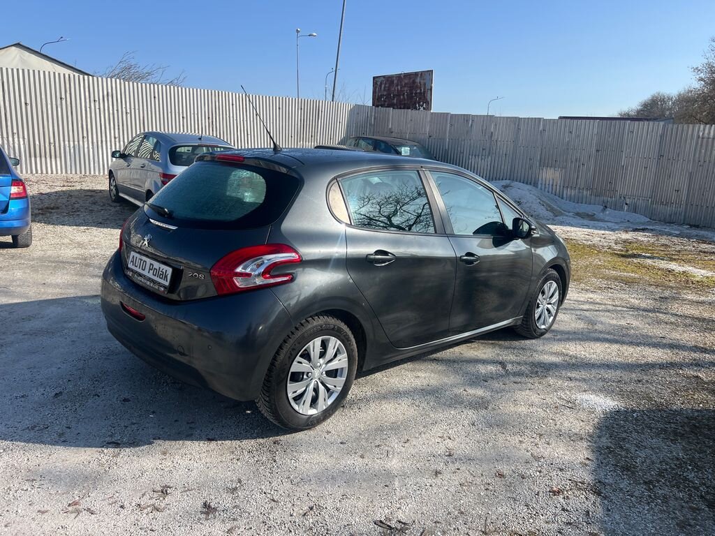 Peugeot 208 Hatchback 1,2 l 60 kw