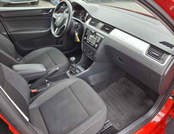 Škoda Rapid Sedan / Limuzína 1,2 l 66 kw