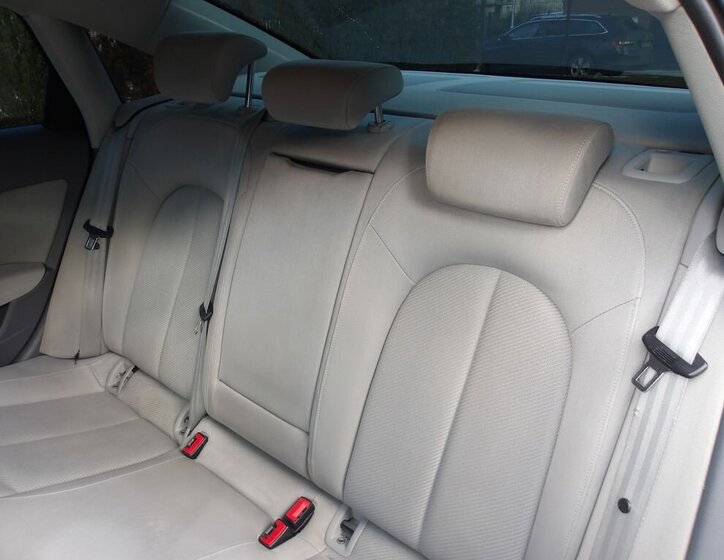 Audi A6 Sedan / Limuzína 3,0 l 150 kw