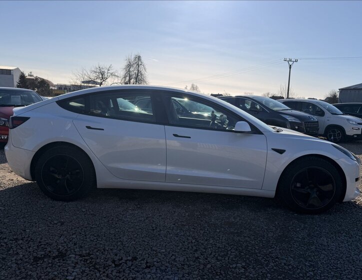 Tesla Model 3 Sedan / Limuzína 0,0 100 kw