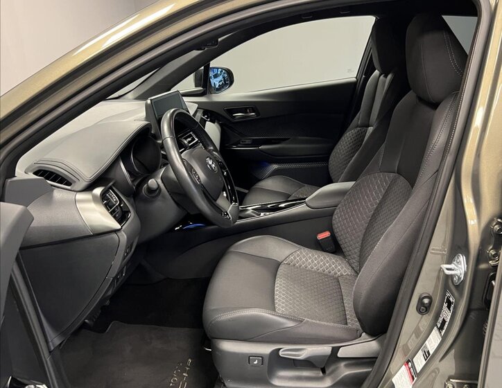 Toyota C-HR 8