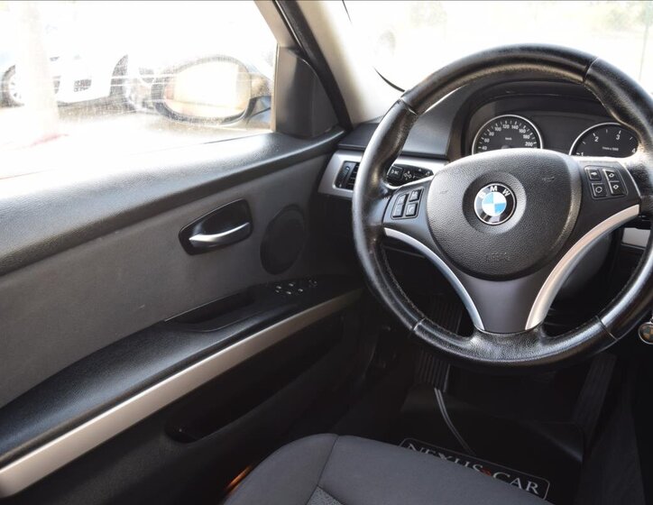 BMW Řada 3 25