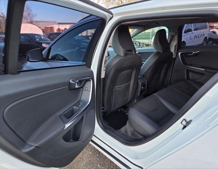 Volvo V60 Kombi 2,0 l 120 kw