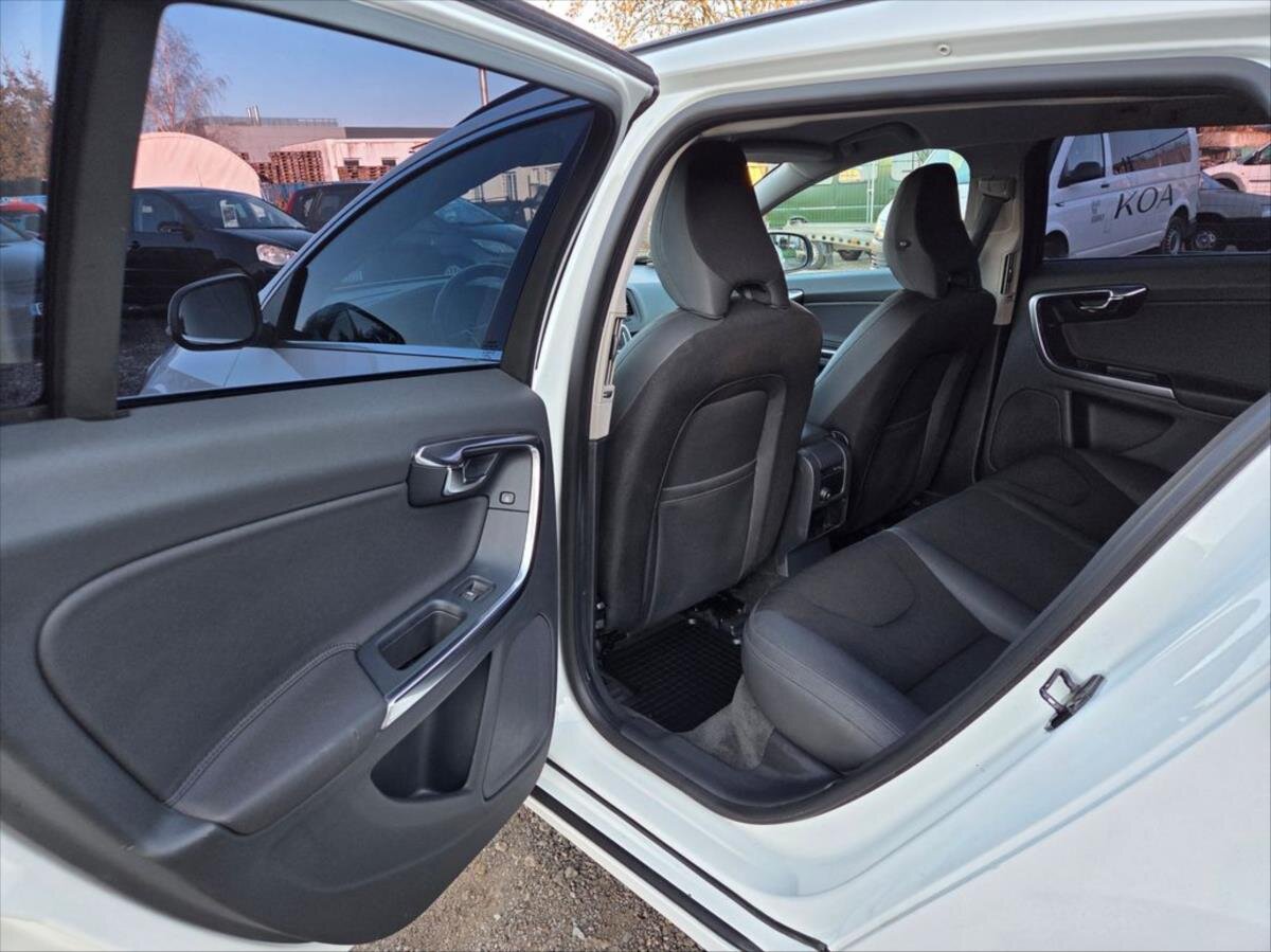 Volvo V60 Kombi 2,0 l 120 kw