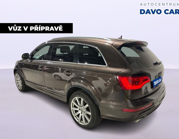 Audi Q7 4