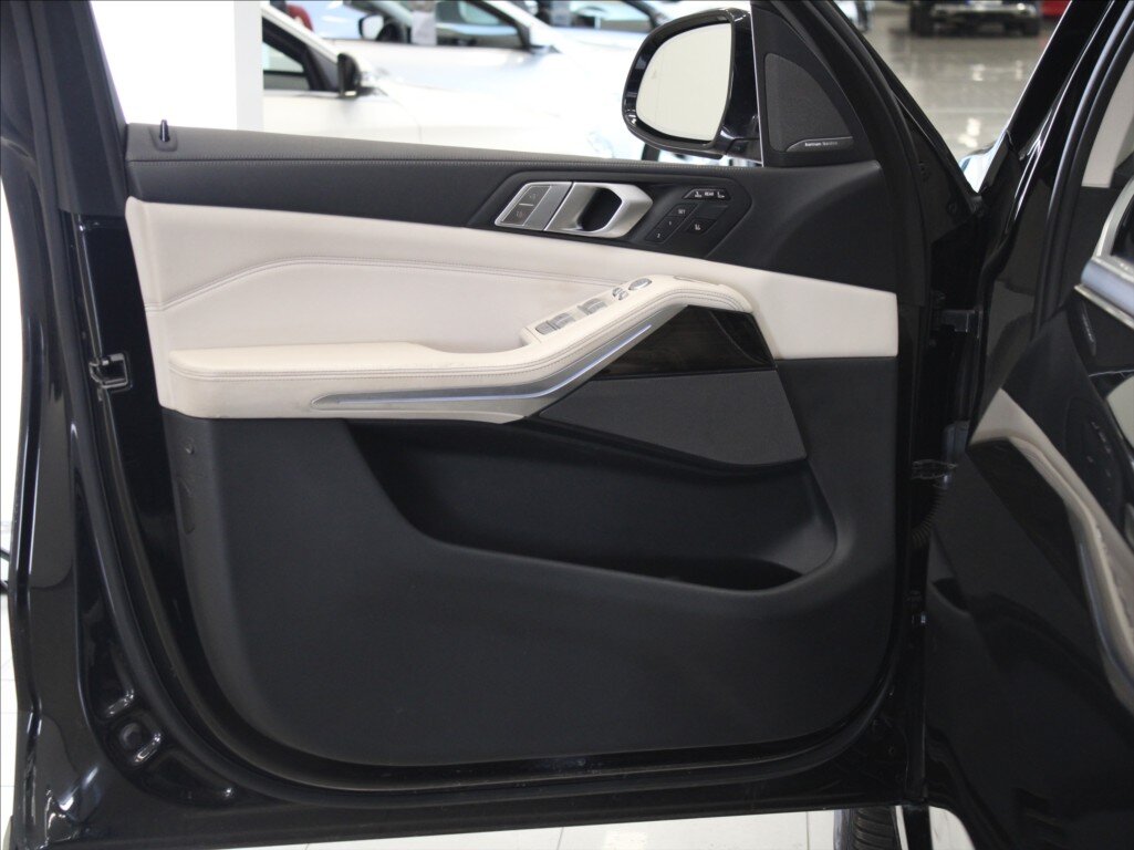 BMW X7 SUV / Terénní 3,0 l 195 kw