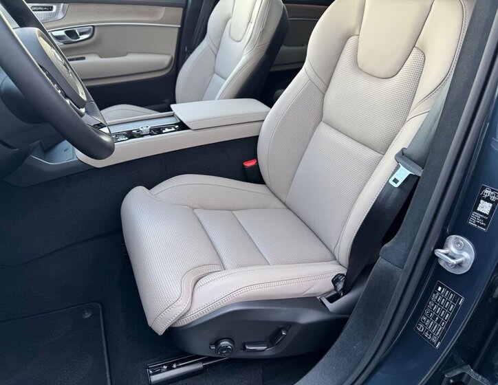 Volvo XC90 SUV / Terénní 2,0 l 184 kw