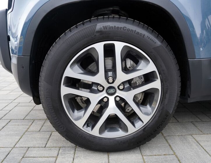 Land Rover Defender SUV 3,0 l 294 kw