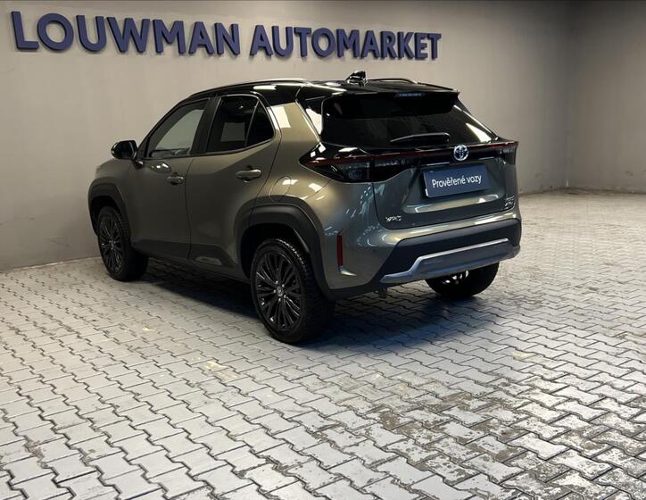 Toyota Yaris Cross 16