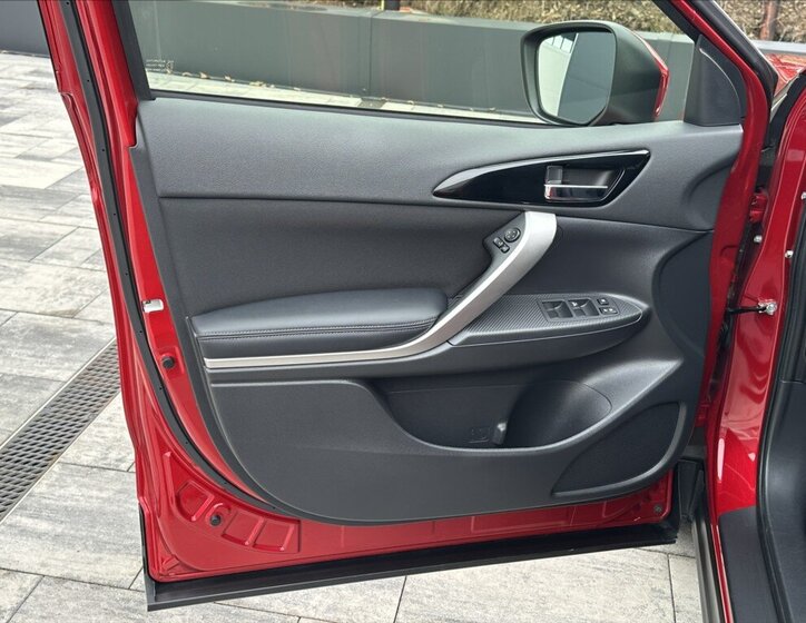 Mitsubishi Eclipse Cross SUV / Terénní 2,4 l 138 kw