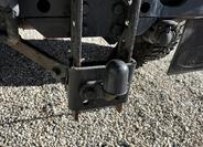 Land Rover Defender 16