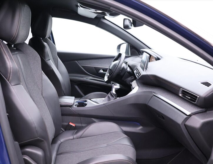 Peugeot 3008 SUV / Terénní 1,2 l 96 kw