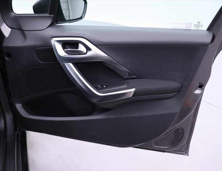 Peugeot 2008 SUV 1,2 l 81 kw