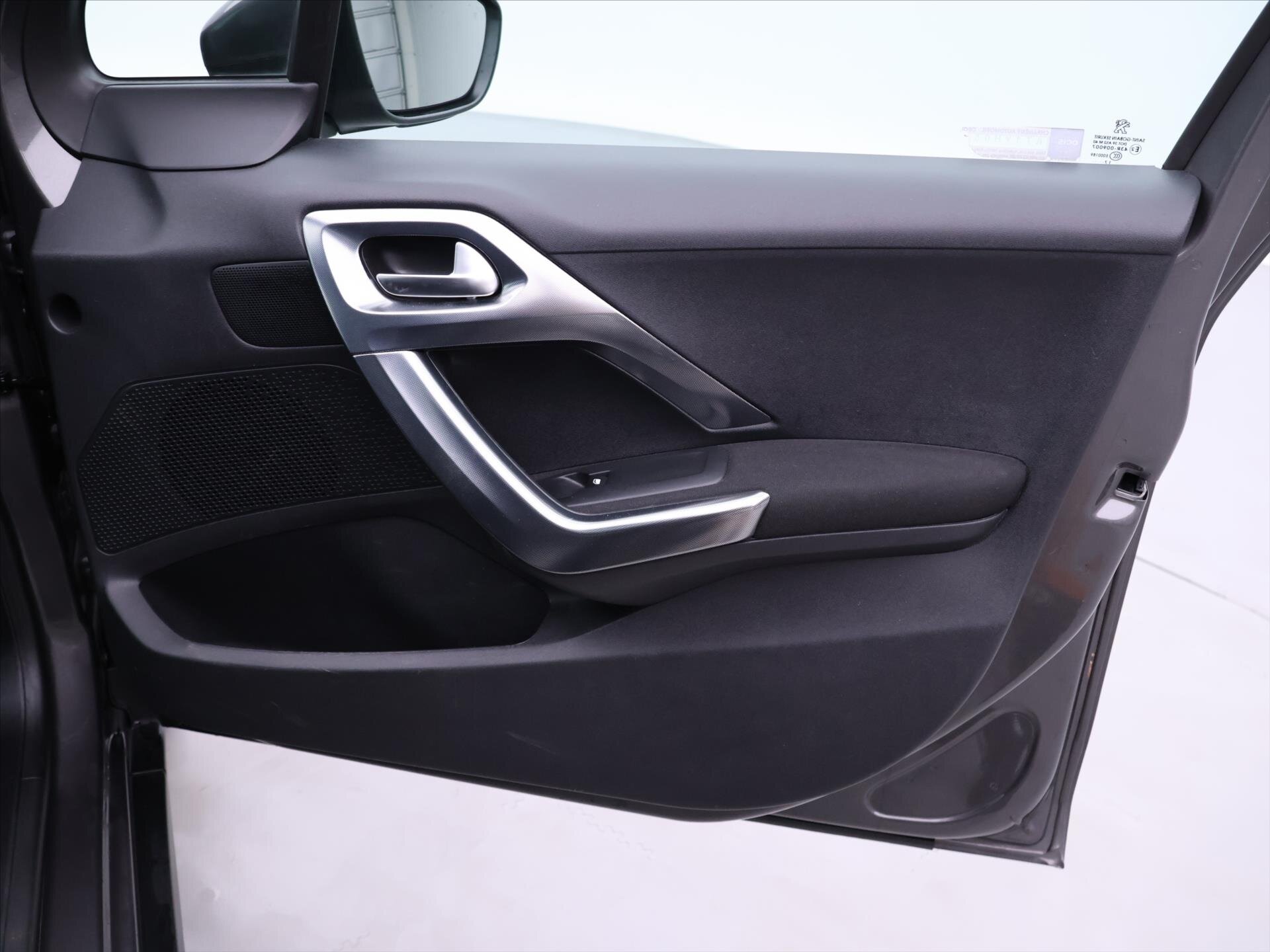 Peugeot 2008 SUV 1,2 l 81 kw