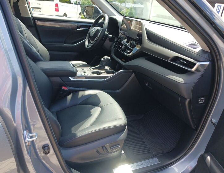 Toyota Highlander 16