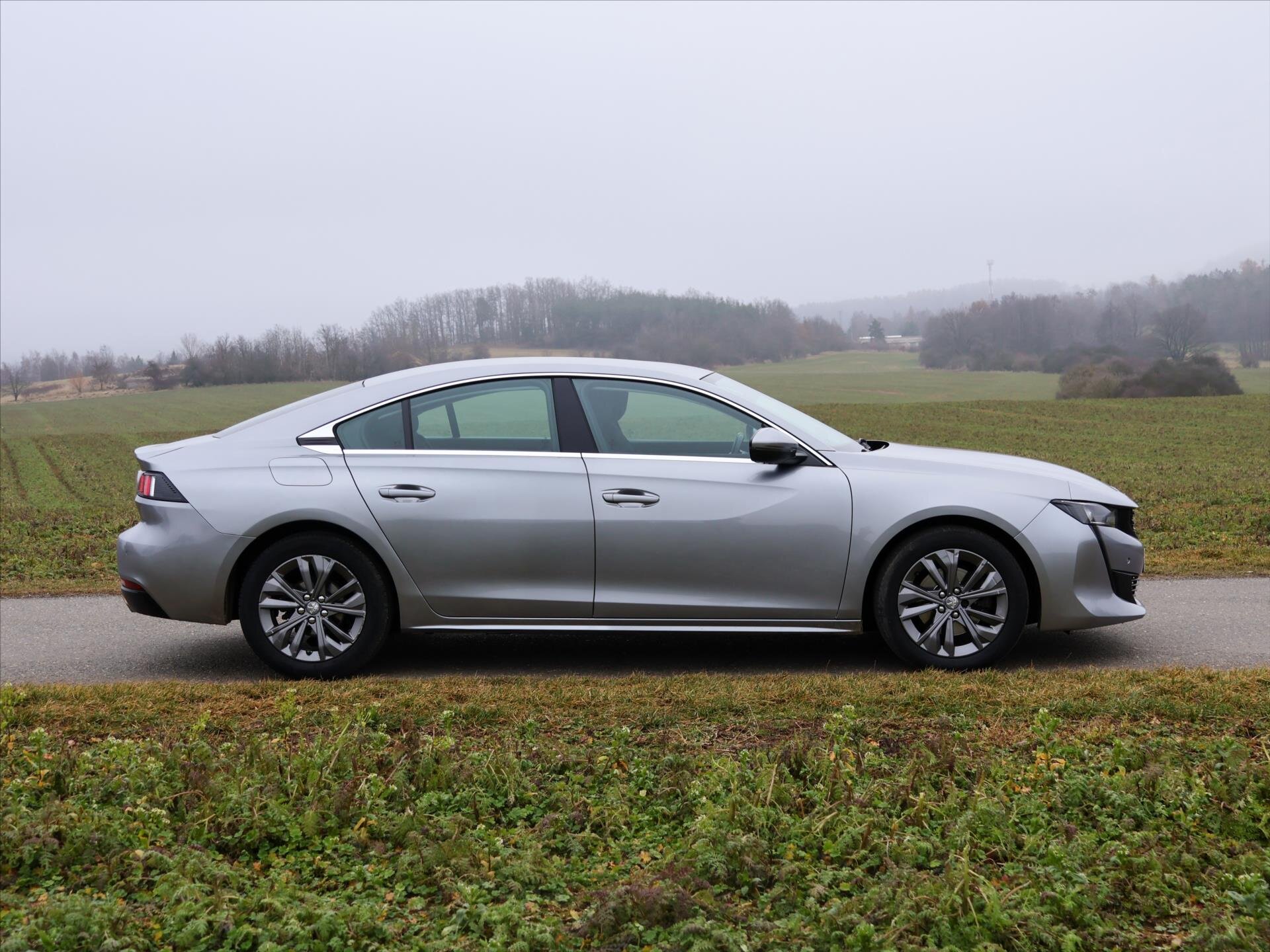 Peugeot 508 Liftback 1,6 l 133 kw